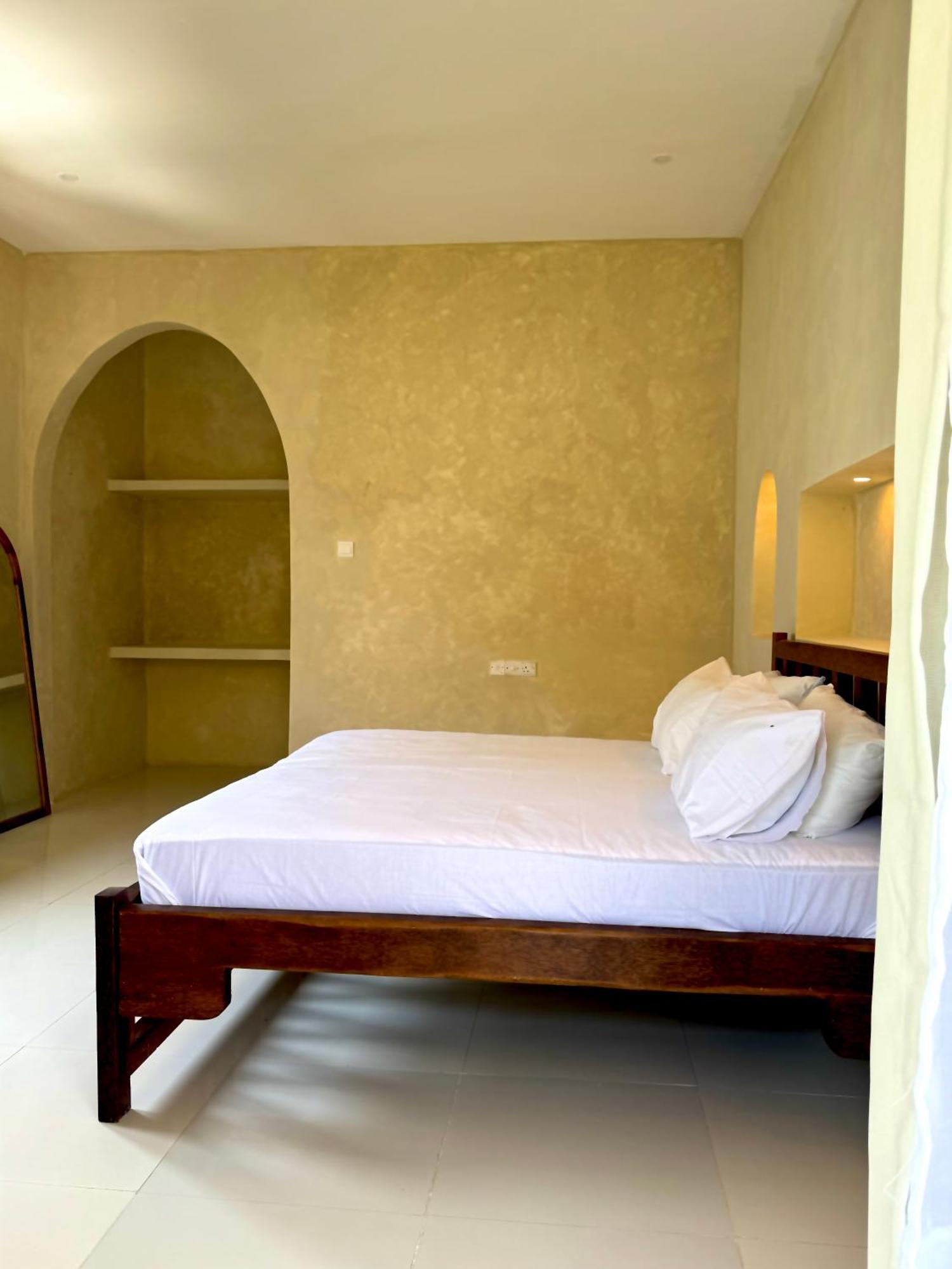 Kuhamahama Hotel